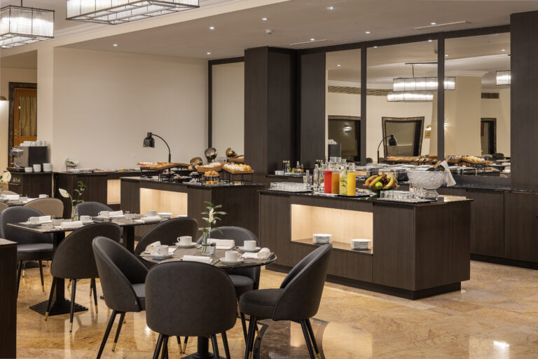 Le Café breakfast 1